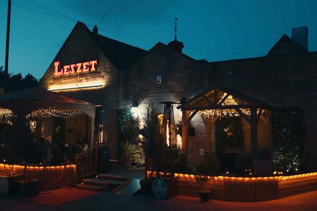 Lezzet, Front Street, Benton